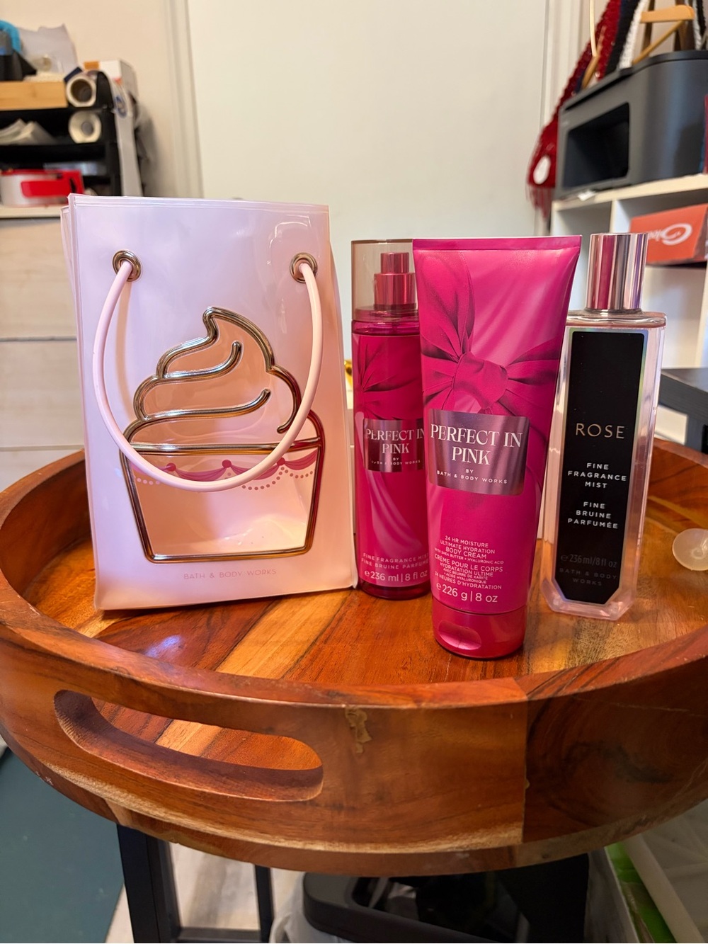 Bath & Body Works Perfect in Pink & Rose Gift Set - Pink
